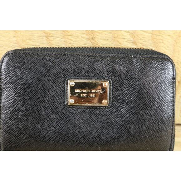MICHAEL KORS Wallet Black Saffiano Leather Zip Around Clutch Wristlet 2012 - Picture 3 of 9
